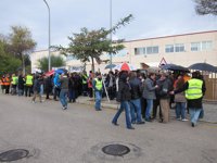 Un centenar de trabajadores de Spanair se concentra en Palma y pide "que no se demoren las indemnizaciones"