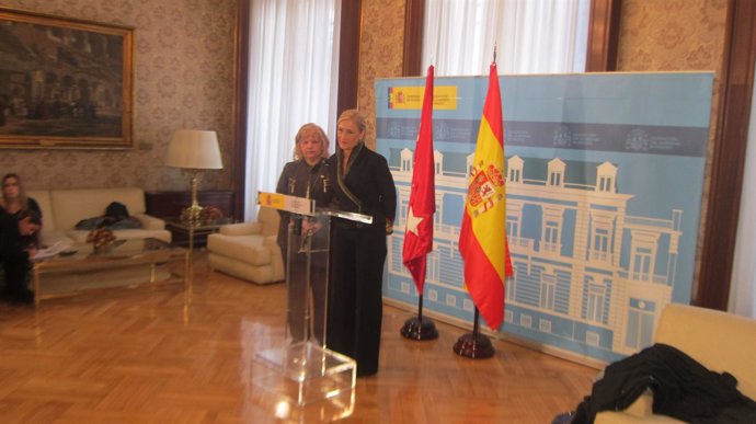 La Delegada Del Gobierno En Madrid Y La Presidenta De La AVT