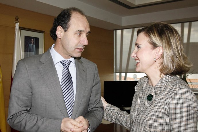 El Presidente Cántabro, Ignacio Diego, Y La Presidenta De CEOE, Gema Díaz. 