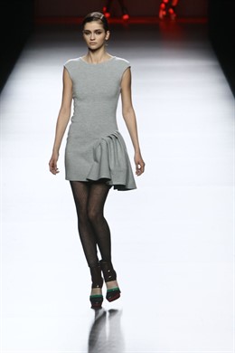 Modelo De Amaya Arzuaga En La Mercedes-Benz Fashion Week Madrid