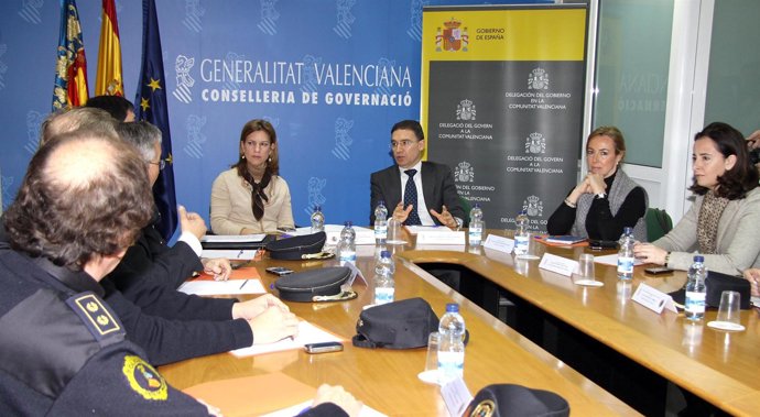 Reunión De Paula Sánchez De León Y Serafín Castellano