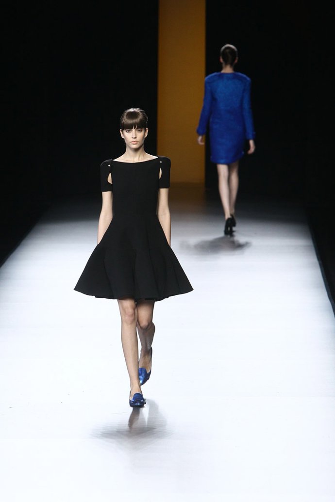 Modelo Clara Alonso En Desfile Juanjo Oliva En Mercedes-Benz Fashion Week Madrid
