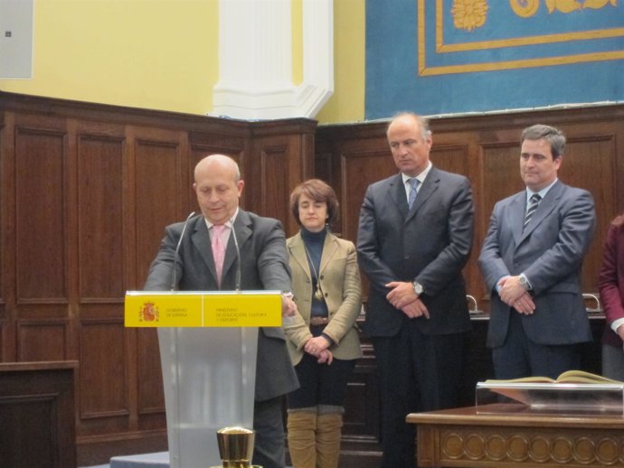 Ministro De Educación, Cultura Y Deporte En El Consejo Escolar Del Estado