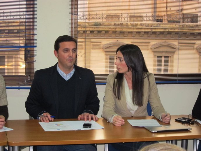 Javier Aureliano Garcia Y Rosario Soto, En El Comité Electoral De Almería
