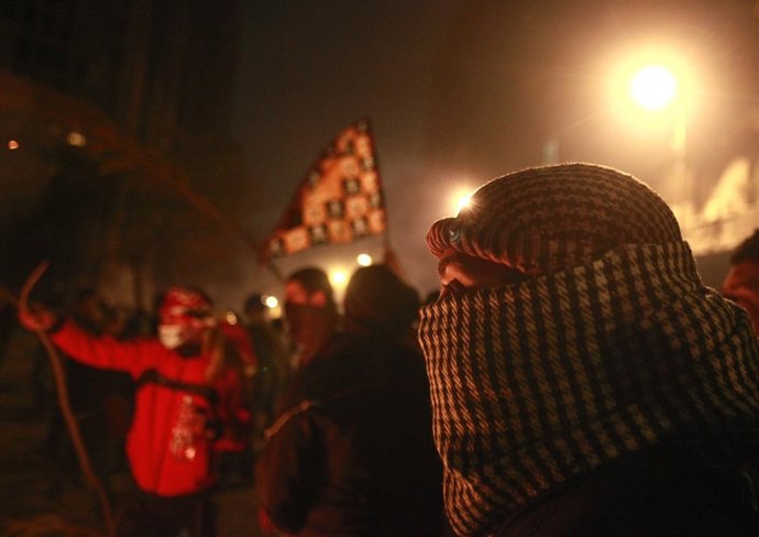 Miles De Personas Se Concentran Frente Al Ministerio De Interior
