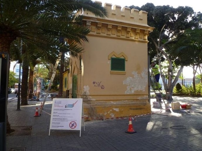 Santa Catalina Antes De La Limpieza De Graffitis