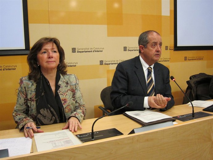 Maria Jesús Mier (Secr.Gral.Educación) Y El Conseller Felip Puig