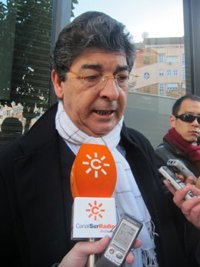 Valderas (IU) desea al PSOE que encuentre "el norte perdido" pero asegura que "no se consigue en dos días"