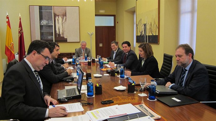Reunión Del Consejo De Gobierno Con Juan Bernal Ya En La Mesa