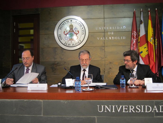 De Izq. A Drch., Carlos Moro, Marcos Sacristán Y El Vicerrector De Investigación