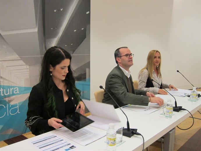 Cristina Pato, Jesús Vázquez Y Beatriz González En La Rueda De Prensa