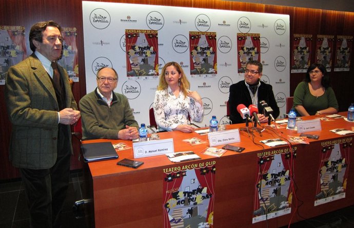 Enrique Cornejo Y Miembros De Arcón De Olid Presentan 'Estrena Como Puedas'