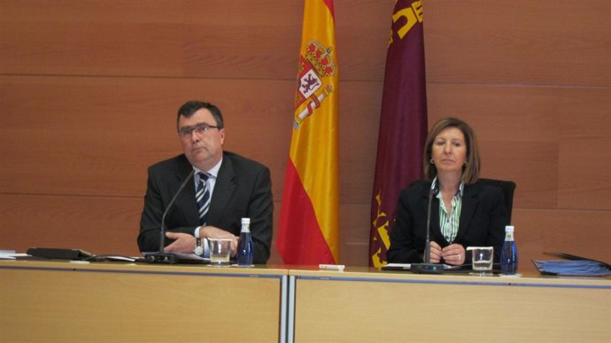 El Portavoz Del Gobierno Y La Consejera De Sanidad