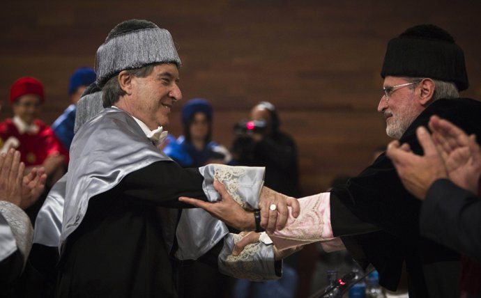 El Periodista Iñaki Gabilondo, Investido Doctor Honoris Causa Por La UV.