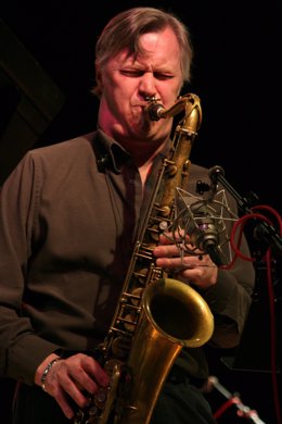 El Saxofonista Canadiense Kirk Mcdonalds