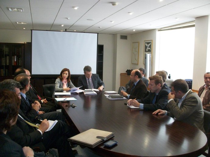 Reunión Con Empresarios, Inversores E Ingenieros