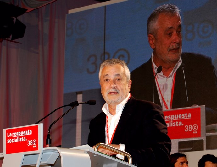 Primer Plano De Griñán Durante Un Discurso En El Congreso Del PSOE 