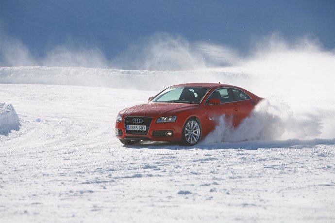 Cursos De Conducción En Nieve De Audi