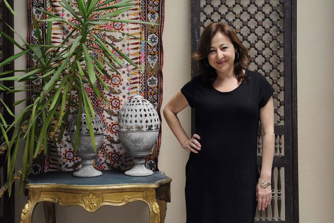 La Actriz Carmen Machi Posa Sonriente