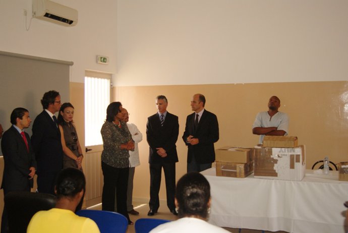 Donación De Material Médico A Centro De Salud De Cabo Verde