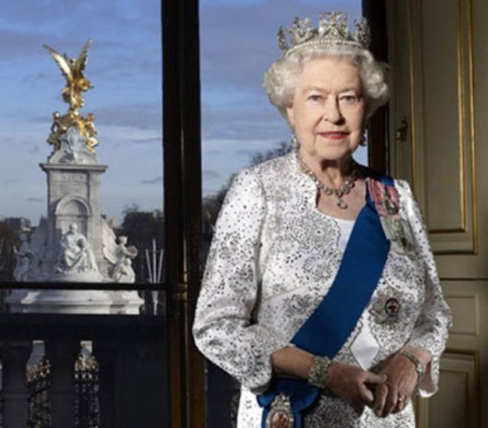 La Reina Isabel Posando