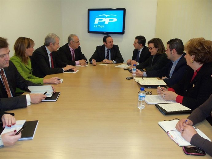 Pedro Sanz Preside La Reunión De La Comisión Permanente Del PP Riojano