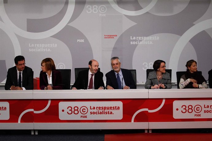 Nueva Ejecutiva Del PSOE Con Alfredo Pérez Rubalcaba Al Frente
