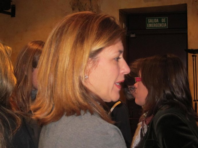 Sánchez De León Tras Atender A Los Medios