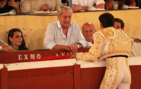 El Litri Detrás De La Barrera En Una Plaza De Toros 