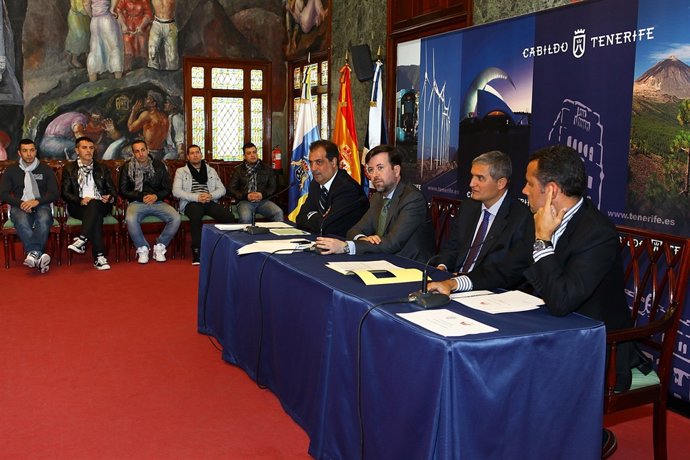 Presentación De La Campaña De Transporte Público Para El Carnaval