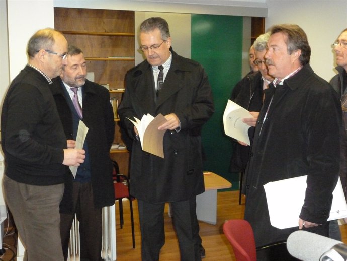 Rueda De Prensa De Alcaldes Del Pallars Jussà (Lleida) 