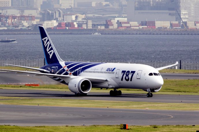 First Delivered 787 Landing In Haneda, Japank65444-02