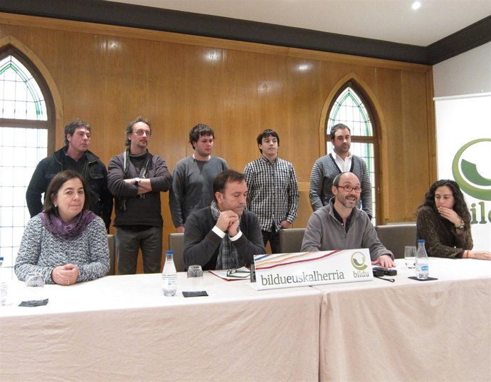 Rueda De Prensa De Alcaldes De Bildu Sobre La Ikastola De Lodosa.