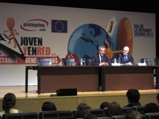 Dia Internacional De La Internet Segura 2012