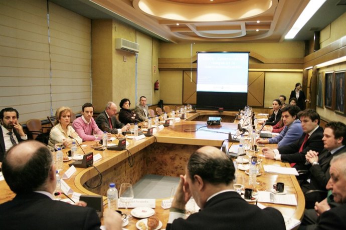 Encuentro En La Cámara De Comercio De Oviedo