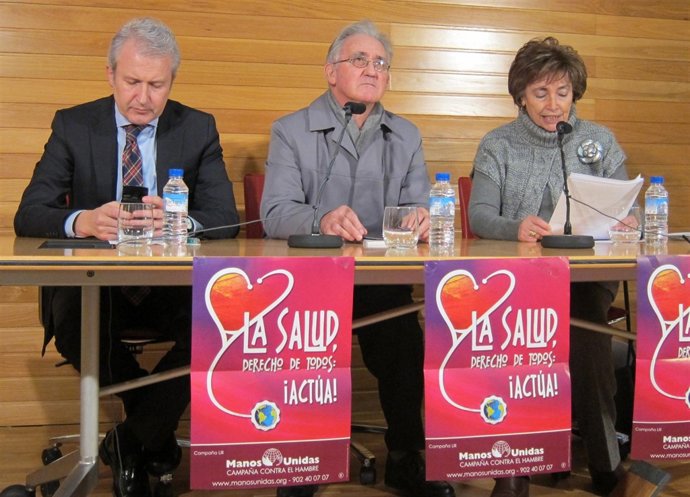 Emilio Del Río, Jesús Zubiria Y Dolores Huelves En Un Acto De Manos Unidas