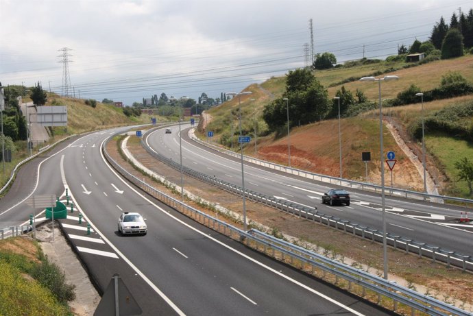Carretera Con Barrera Metálica