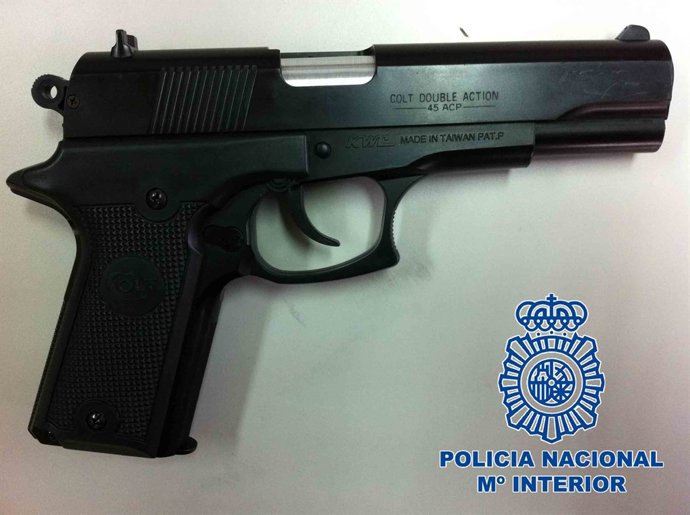 Pistola Utilizada En Los Atracos