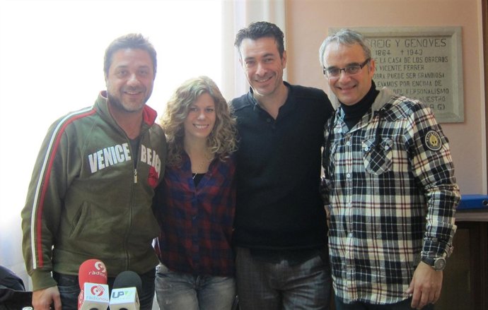 El Elenco De 'A Por Todas' En El Teatro Talia