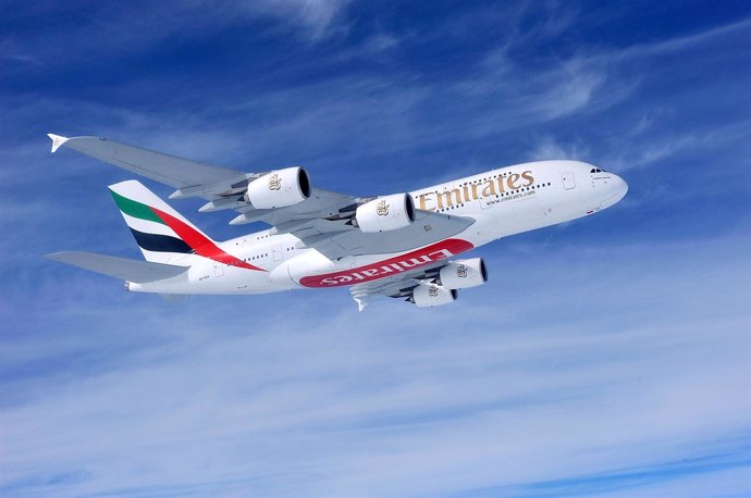 Emirates Busca 4.000 Tripulantes De Cabina En España