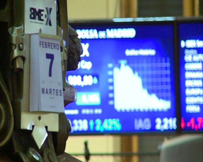 Ibex abre plano y se queda en los 8.400 puntos