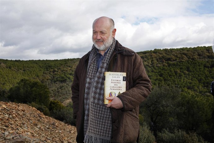 Eslava Galán Presenta Su Obra En El Campo De Batallas De Las Navas De Tolosa.