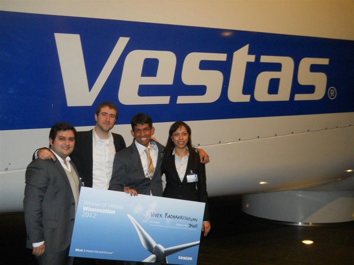 Sergio Tovar,  El Aragonés Andrés Vadillo, Con El Ganador Vivek Radhakrishnan.