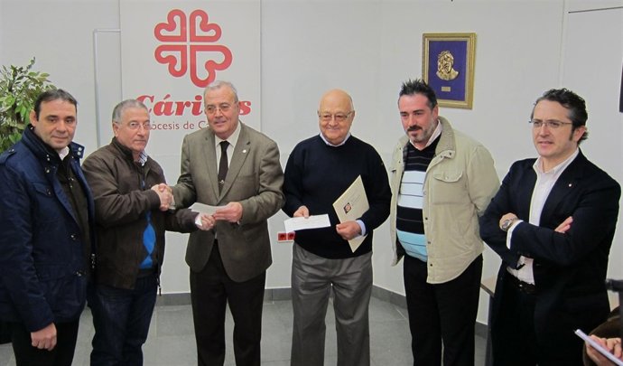 Donación De Los Cheques