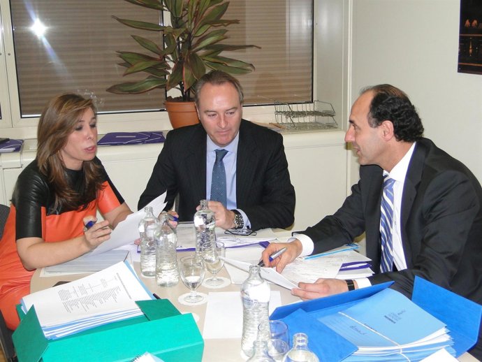 Fabra Junto A Sánchez Camacho Y Diego En El Senado