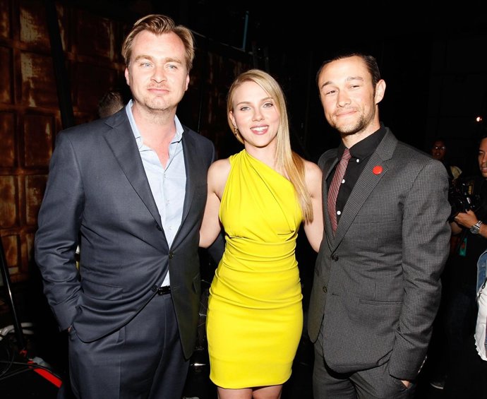 Joseph Gordon-Levitt  Y Scarlett Johansson