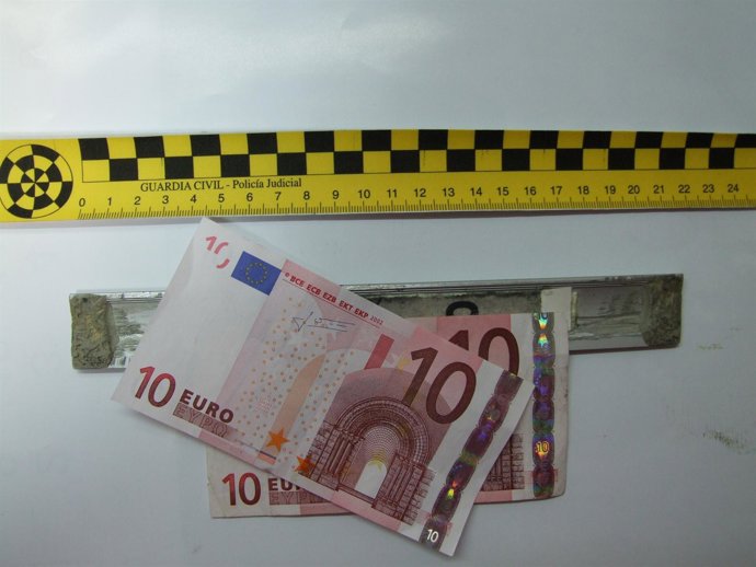 Dinero Sustraído Por Un Joven De Cajeros De Granada