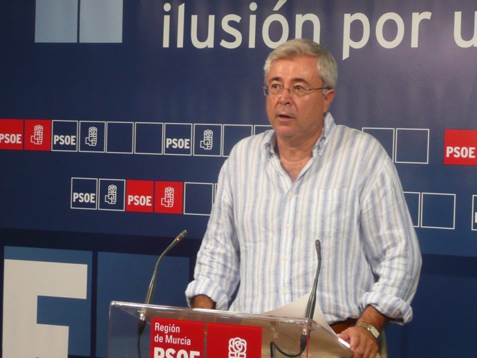 El diputado regional del PSOE, Antonio Martínez Bernal 