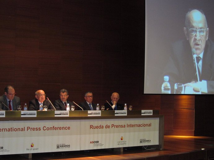 El Presidente De Ascer, Joaquín Piñón, En La Rueda De Prensa En Cevisama.