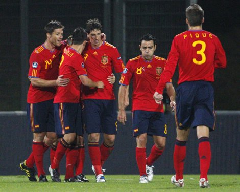 Selección Española De Fútbol Celebra Un Gol Ante Liechtensteins